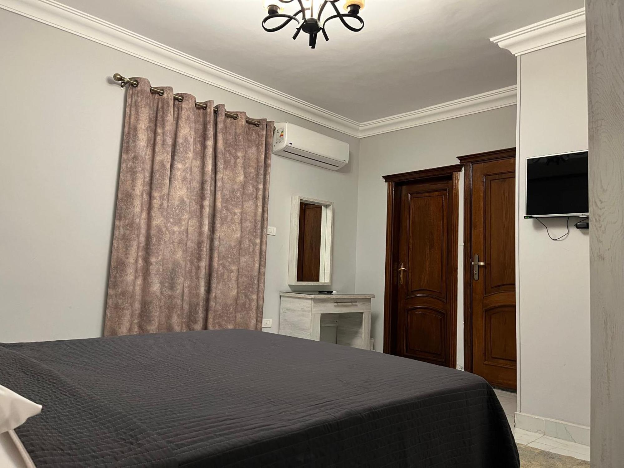 Apartment Chelay *