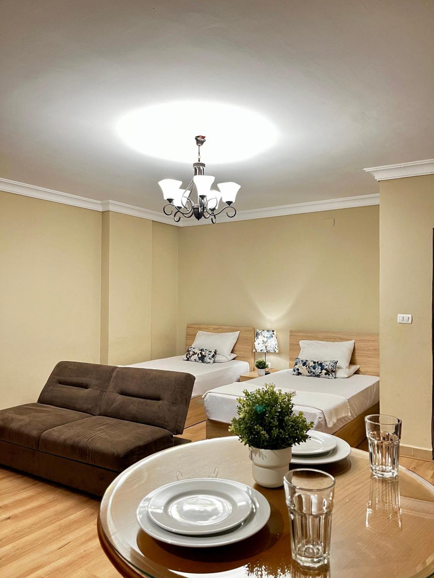Apartment Chelay *